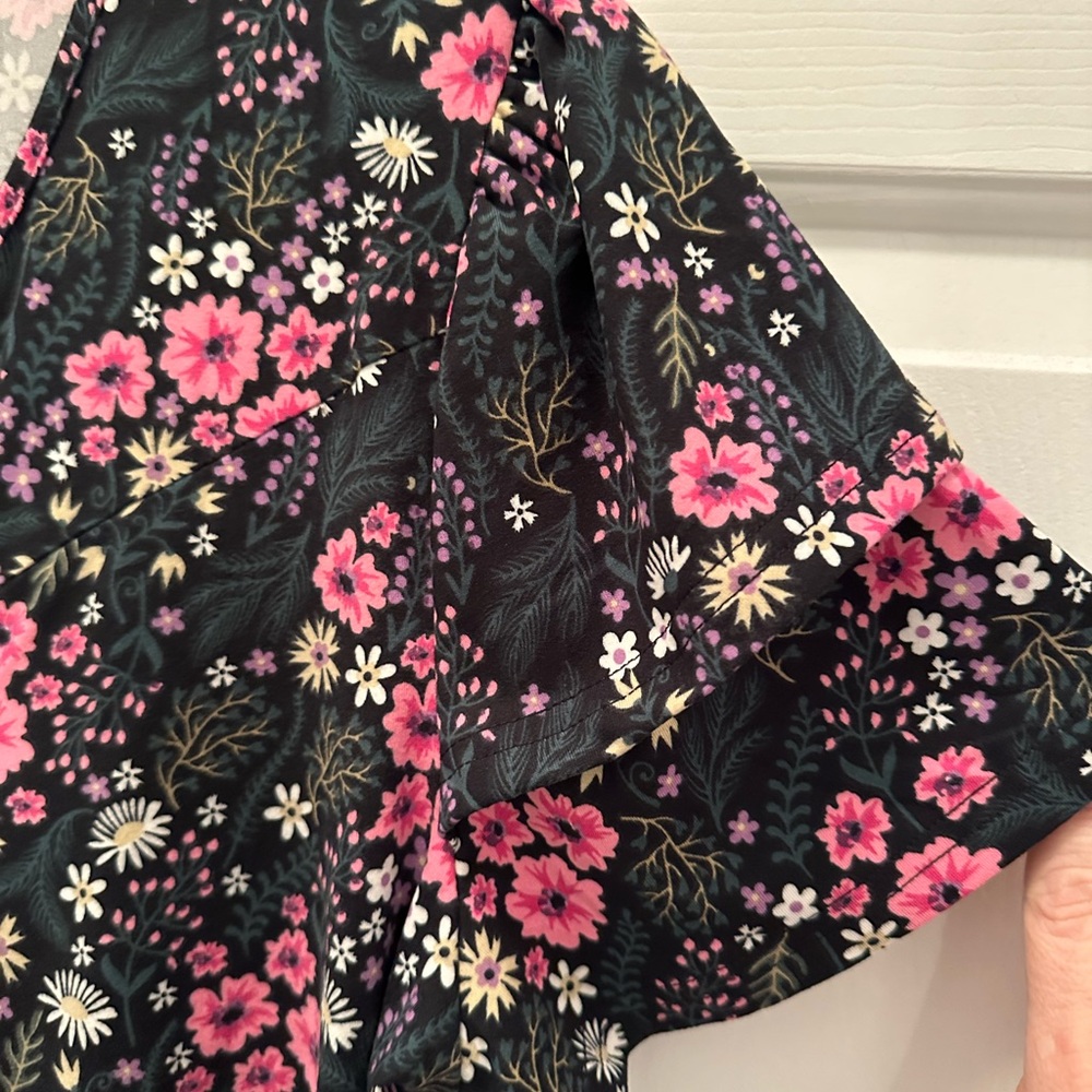 Floral Tiered Flutter Sleeve Pleated Top XL - Picture 6 of 11